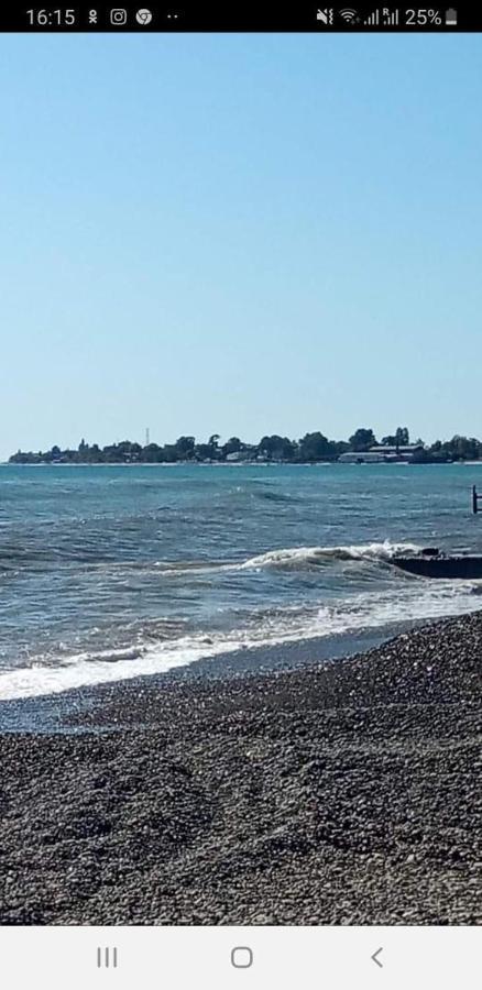 Гостевой Дом Анастасия Sukhumi Exterior foto