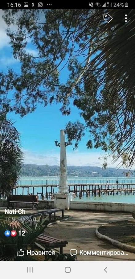 Гостевой Дом Анастасия Sukhumi Exterior foto